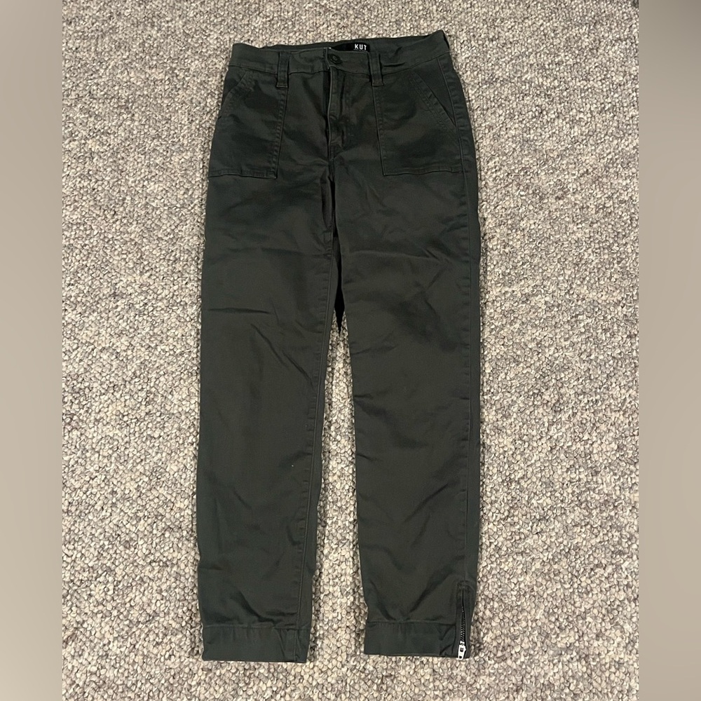 EUC Kut from the Kloth Green Pants size 0